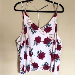 Light pink with red roses flowly top🌹